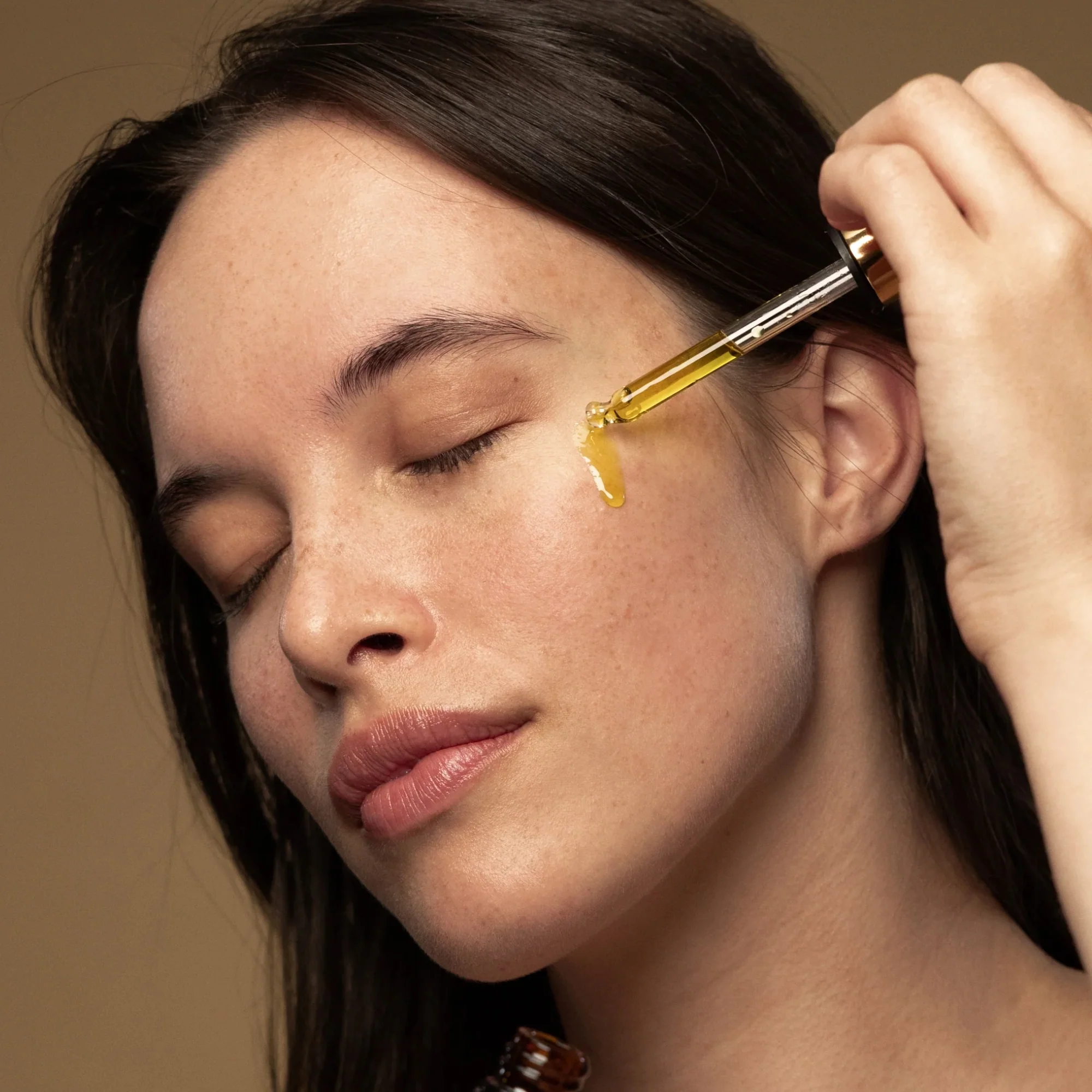 Antipodes Divine Avocado & Rosehip Face Oil - Image 3