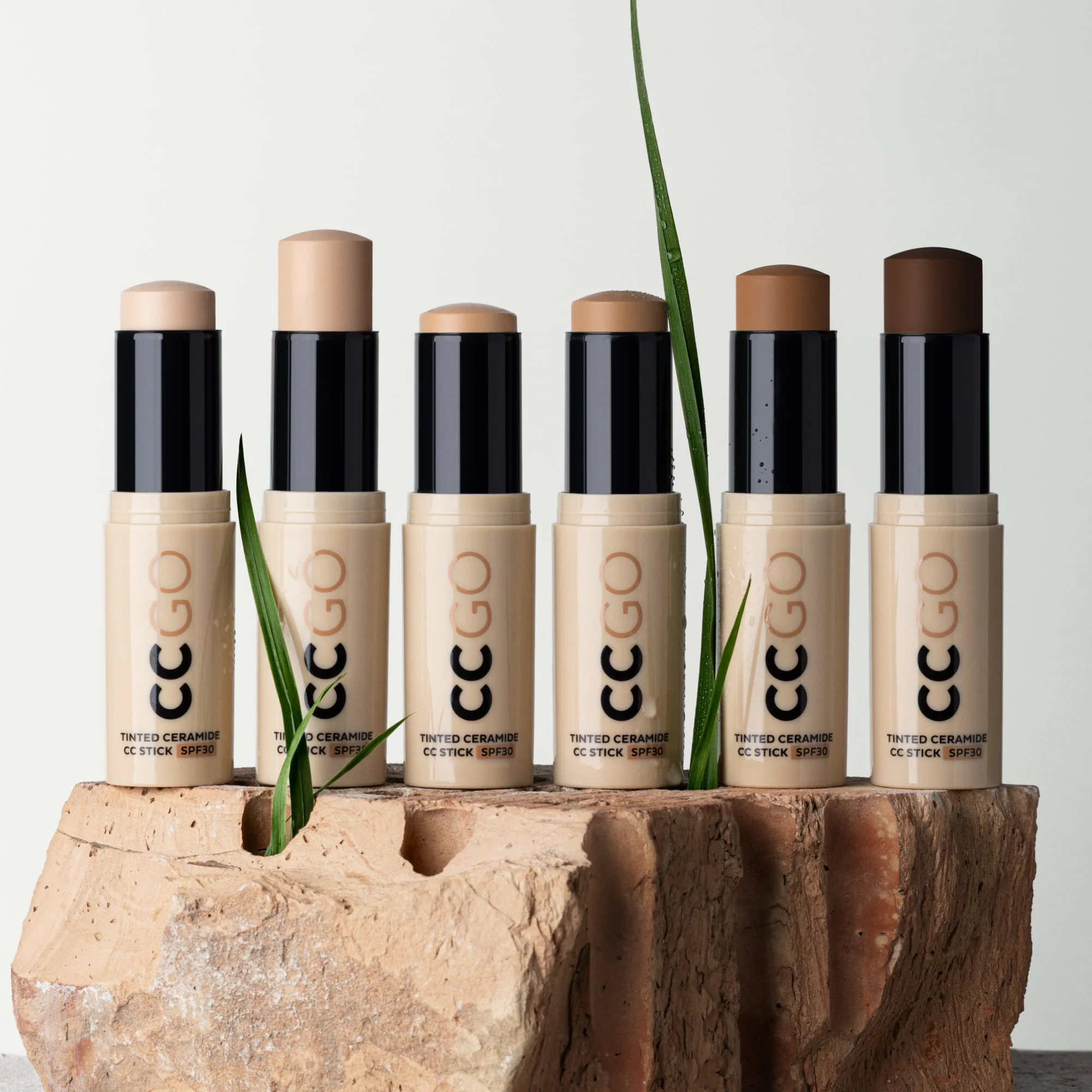 Madara CC GO - Tinted Ceramide Stick CC SPF30 - Image 21